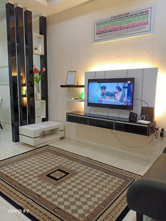 Melissa Homestay Merlimau Bagian luar foto